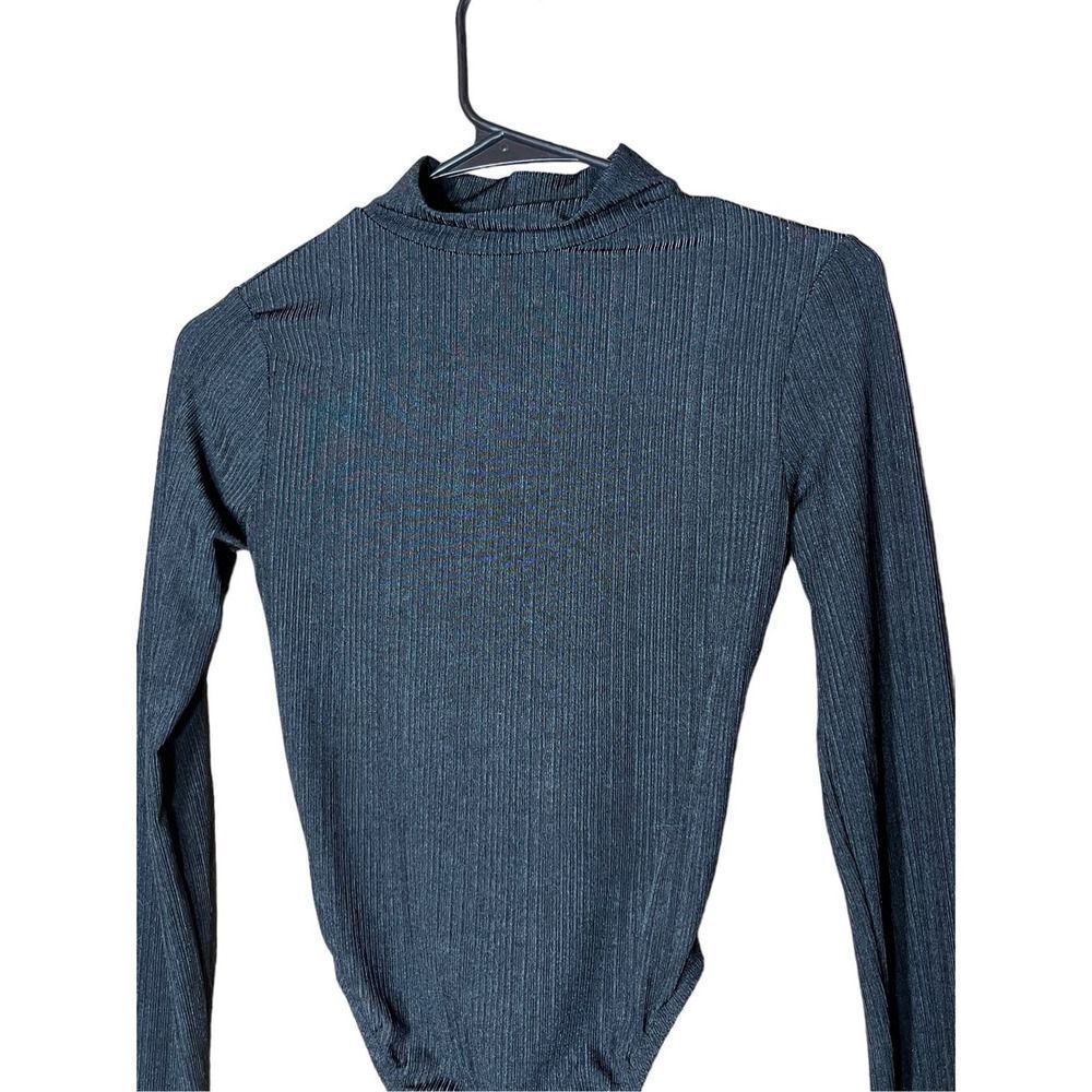 Boohoo Mock Neck Long‎ Sleeve Ribbed Bodysuit Size 2 - Picture 2 of 8